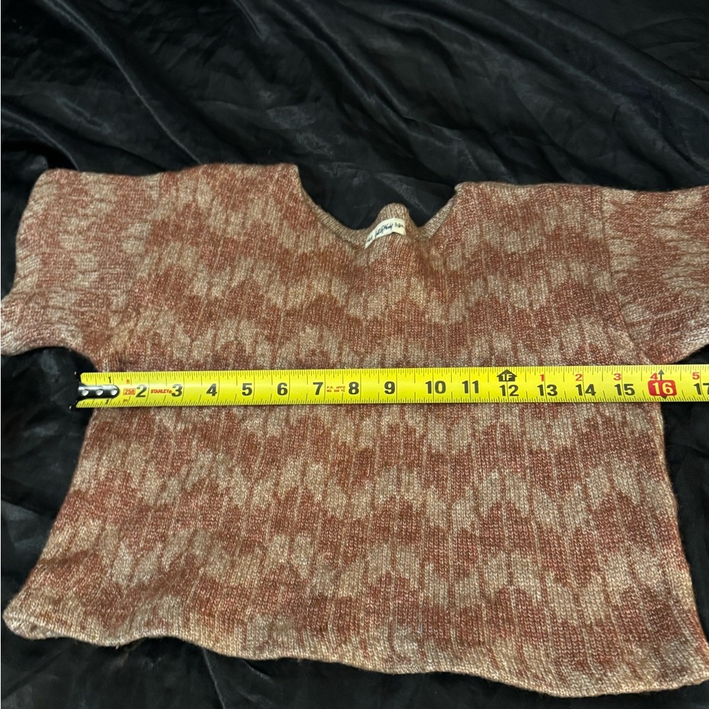 Built by Wendy Maroon & Beige Cropped Knit Tee – Short Sleeve Wool Sweater Top - Picture 3 of 8